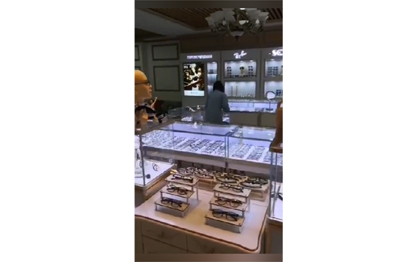 鸿钛展示客户反馈—广东省惠州市眼镜展示柜