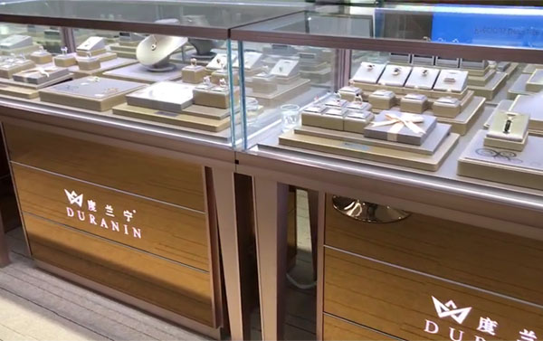 【客户反馈】度兰宁-玻璃珠宝首饰展示柜精品钻石展柜