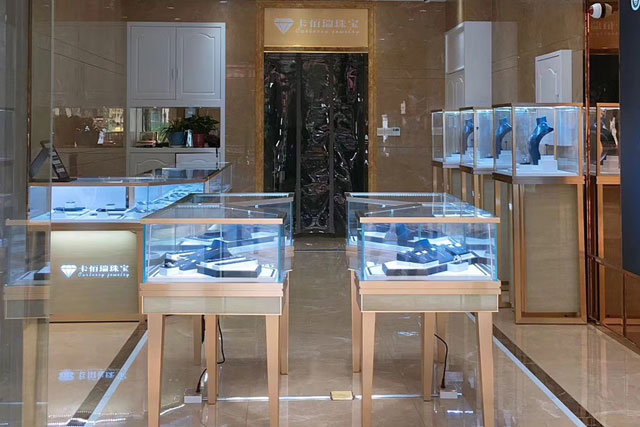 上海珠宝展柜制作厂家鸿钛是专业的