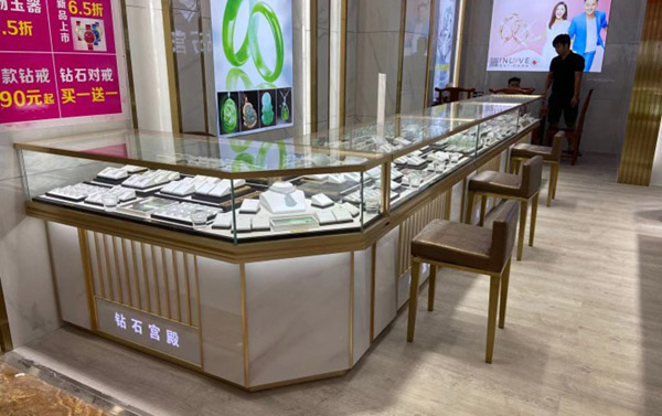 鸿钛珠宝展柜厂,珠宝展柜定制,玻璃珠宝展示柜