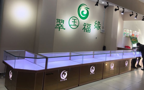 影响珠宝展示柜价格的因素分析